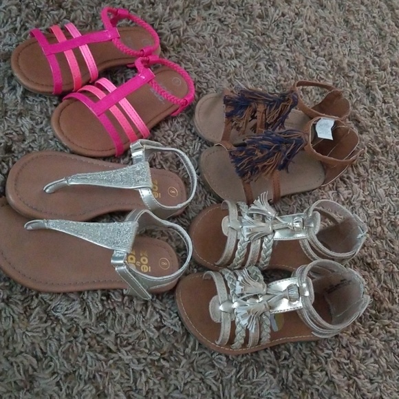 Bundle of sandles - Picture 3 of 3